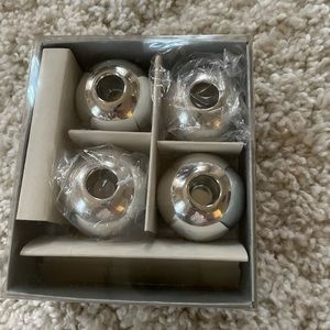 Colonial candle of Cape Cod. 4 candleholders. New in box